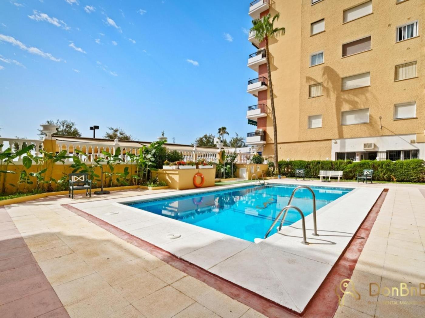 Apartamento Con Piscina En La Primera Linea De Playa De Fuengirola Room photo