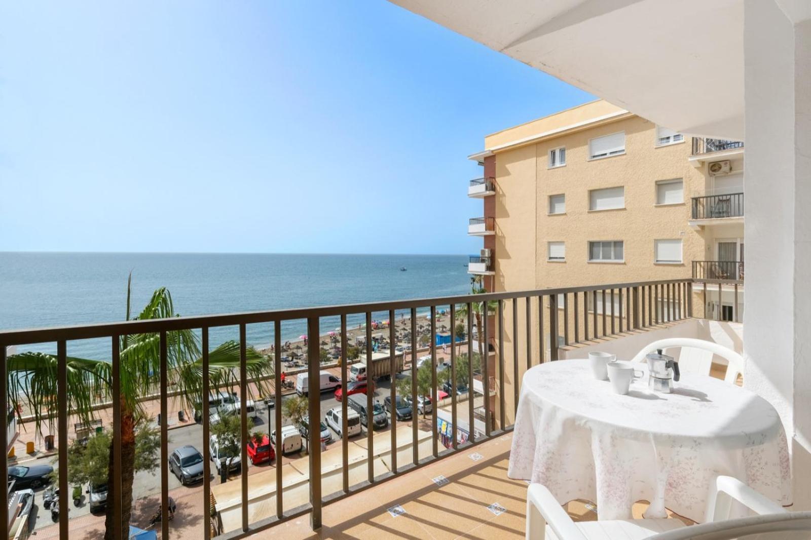 Apartamento Con Piscina En La Primera Linea De Playa De Fuengirola Exterior photo