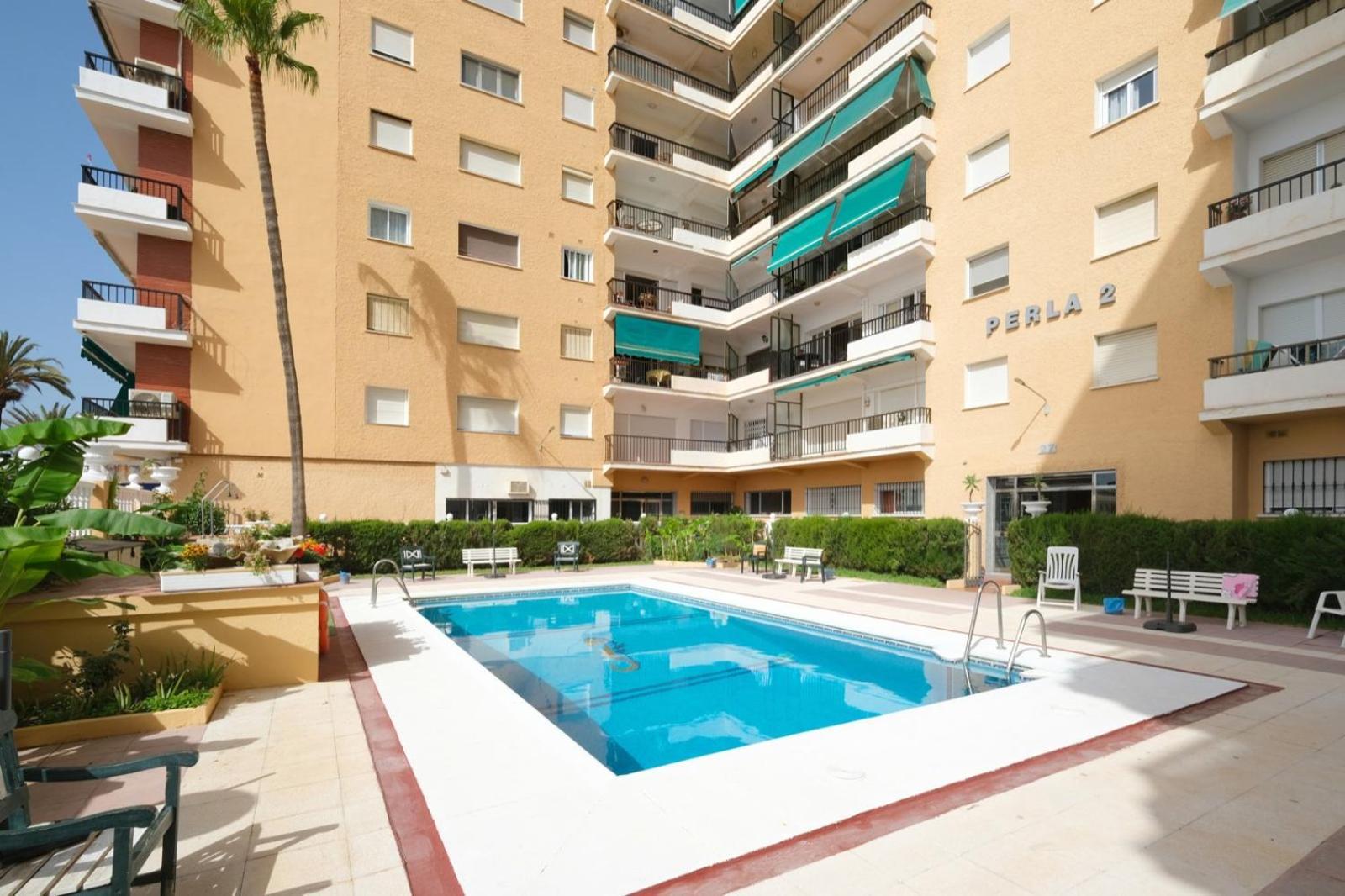 Apartamento Con Piscina En La Primera Linea De Playa De Fuengirola Exterior photo